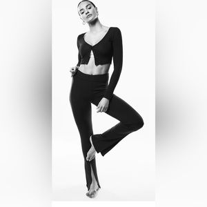 ALO AIRBRUSH HIGH-WAIST FLUTTER LEGGING